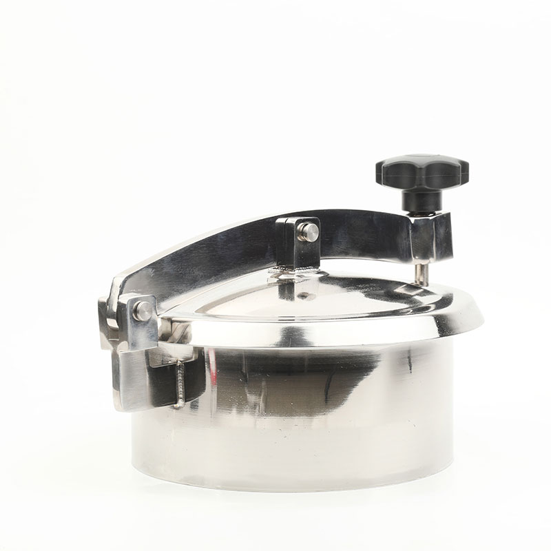 Sanitary stainless steel pressureless round manway
