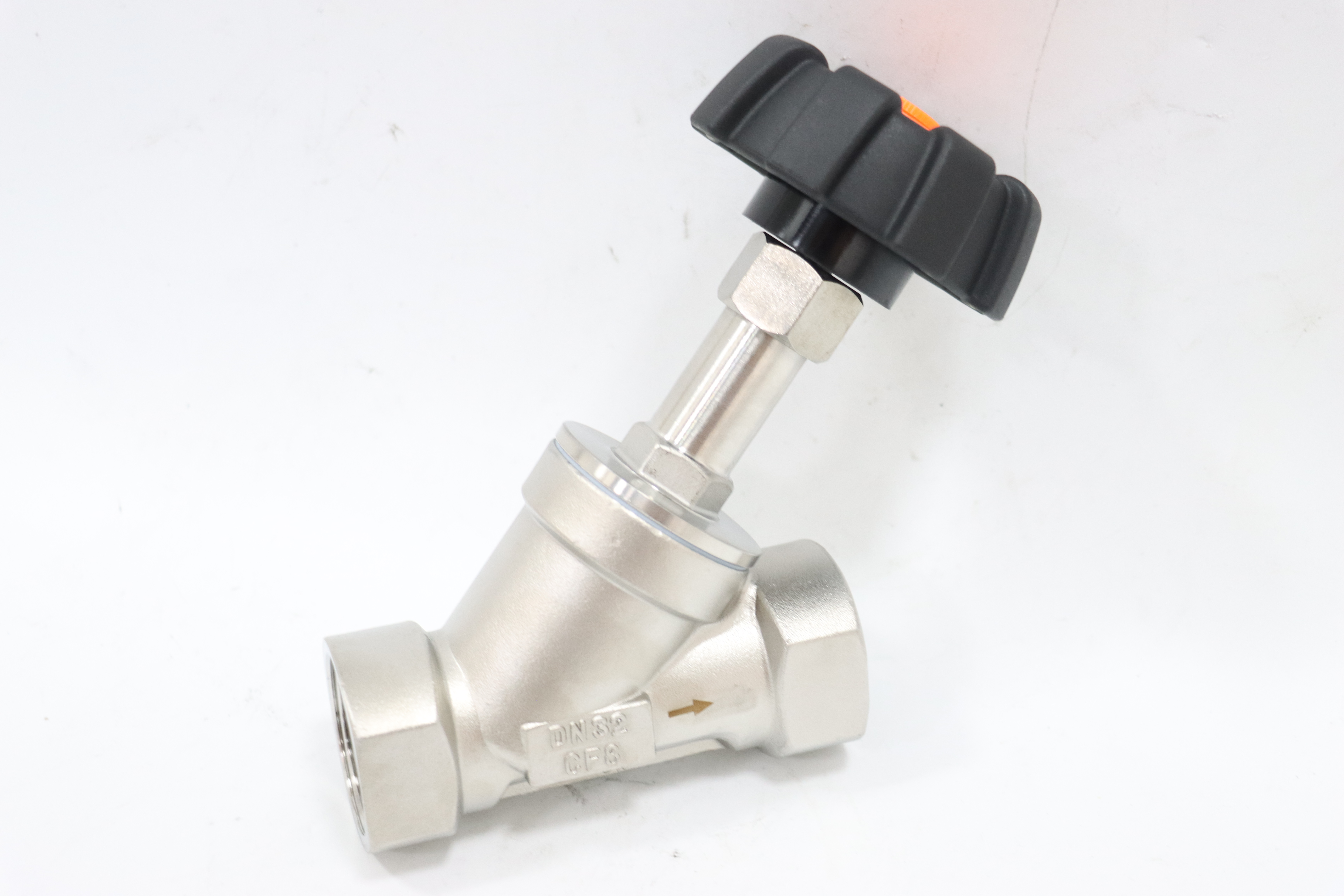 Sanitary Stainless Steel High-temperature Resistant Plastic Head Manual Threaded Angle Seat Valve