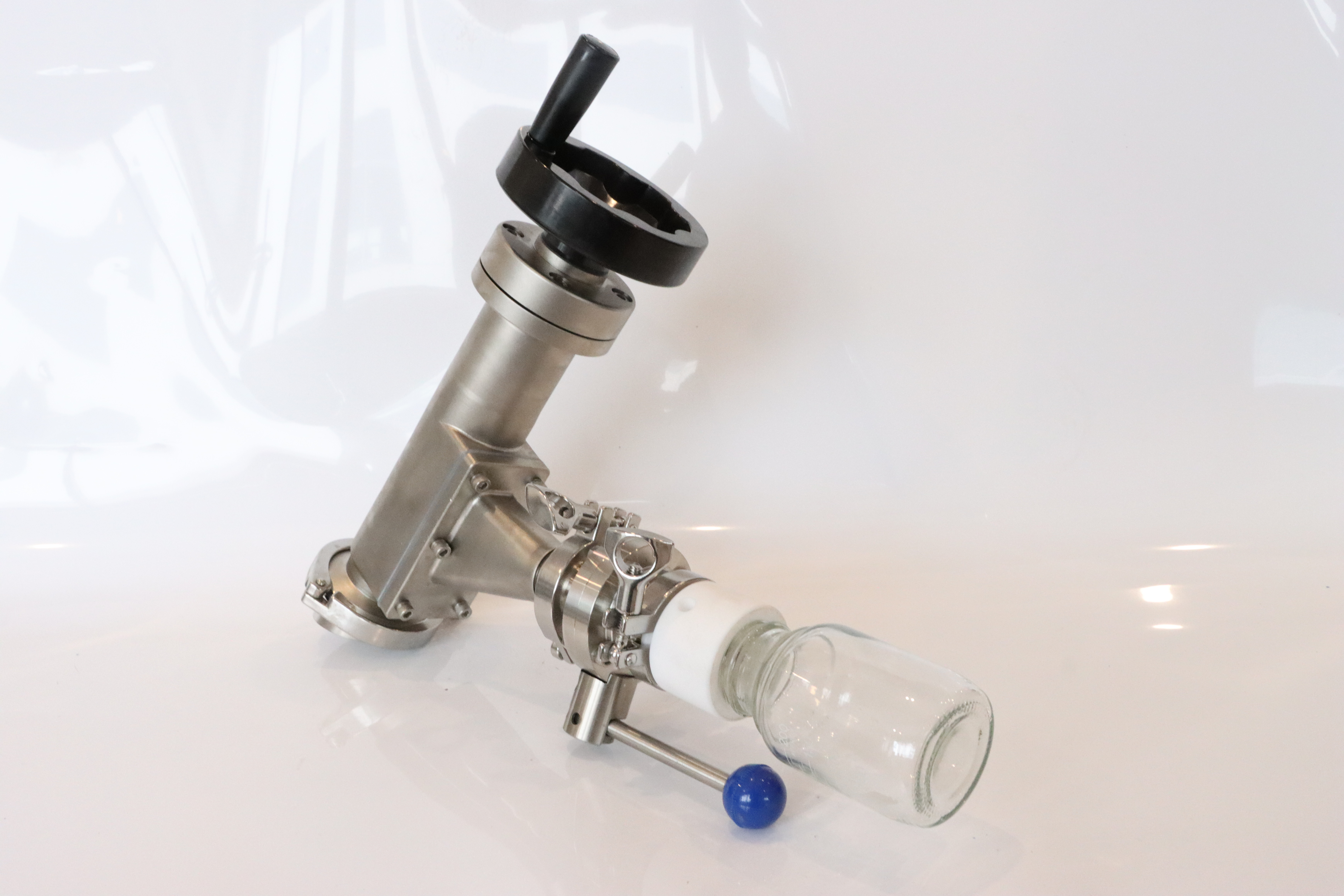 Stainless steel sanitary push-button vacuum plunger oil sampling valve